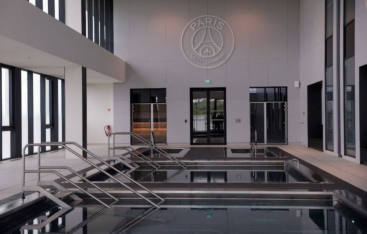 This general view shows water facilities at the new 'campus' of French L1 Paris Saint-Germain (PSG) football club at Poissy, some 30kms west of Paris on July 5, 2023. (Photo by Geoffroy Van der Hasselt / AFP)